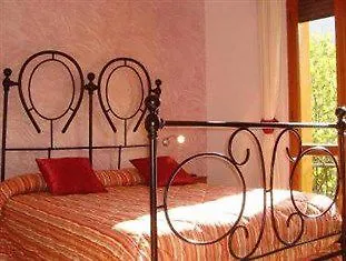 Otel Pineta Ristorante In Fabriano Campodonico (Ancona)