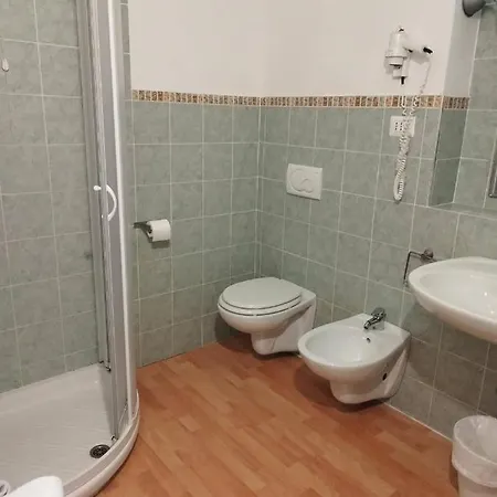 Pineta Ristorante In Fabriano 酒店 3*