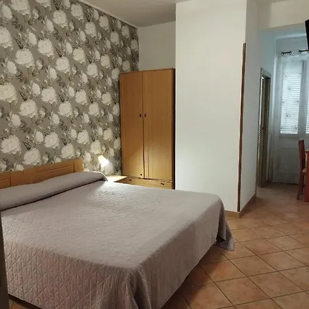 Pineta Ristorante In Fabriano 3* 坎普多尼科