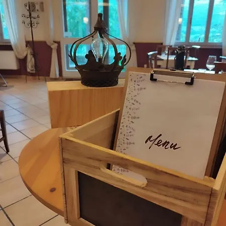 Pineta Ristorante In Fabriano 坎普多尼科