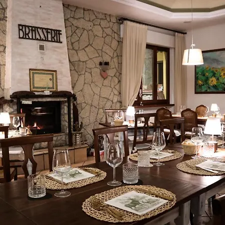 Pineta Ristorante In Fabriano Otel Campodonico (Ancona)
