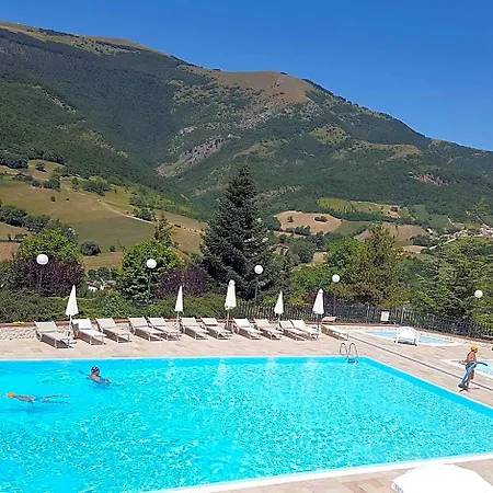 מלון Pineta Ristorante In Fabriano