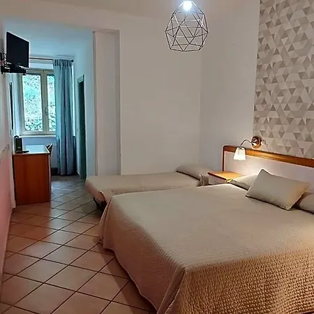 Otel Pineta Ristorante In Fabriano Campodonico (Ancona)