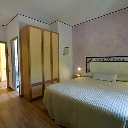 Pineta Ristorante In Fabriano Otel