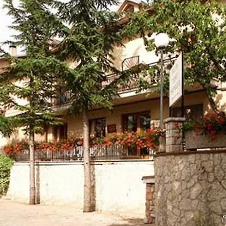 酒店 Pineta Ristorante In Fabriano 3*