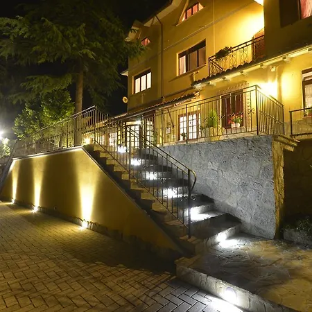 Otel Pineta Ristorante In Fabriano Campodonico (Ancona)