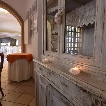 Hotel Pineta Ristorante In Fabriano 3*