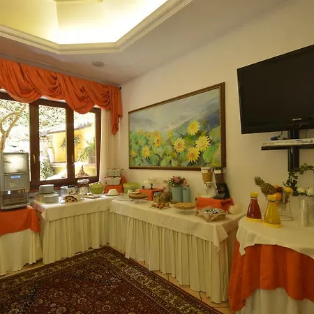 Pineta Ristorante In Fabriano Otel