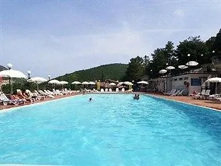 酒店 Pineta Ristorante In Fabriano 3*