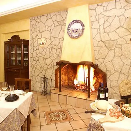 酒店 Pineta Ristorante In Fabriano 坎普多尼科